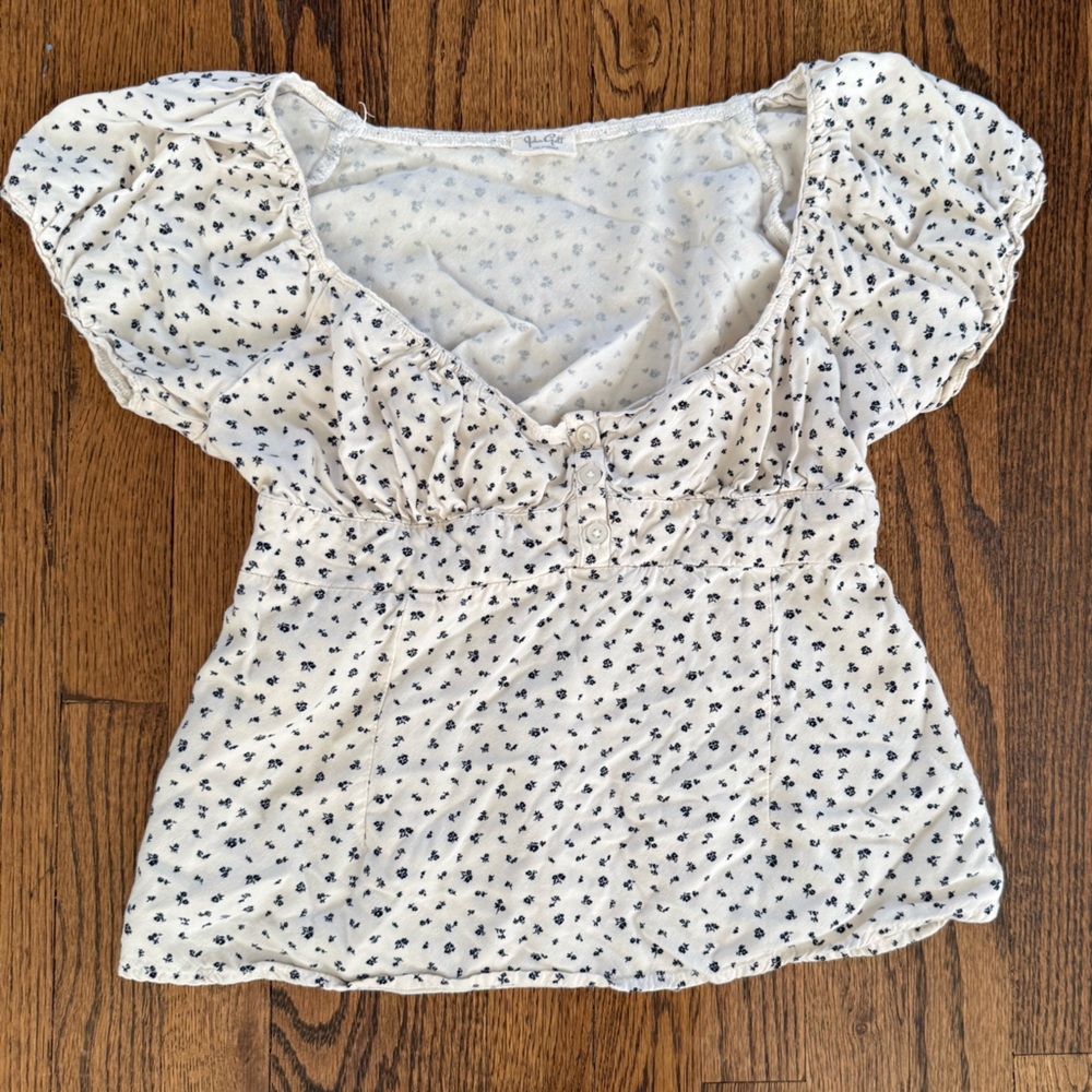 Brandy Melville White and Navy Blue Floral Blouse